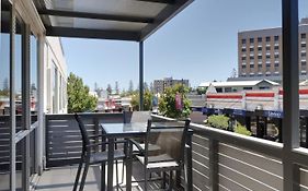 Fremantle Chefs Kitchen Large Balcony